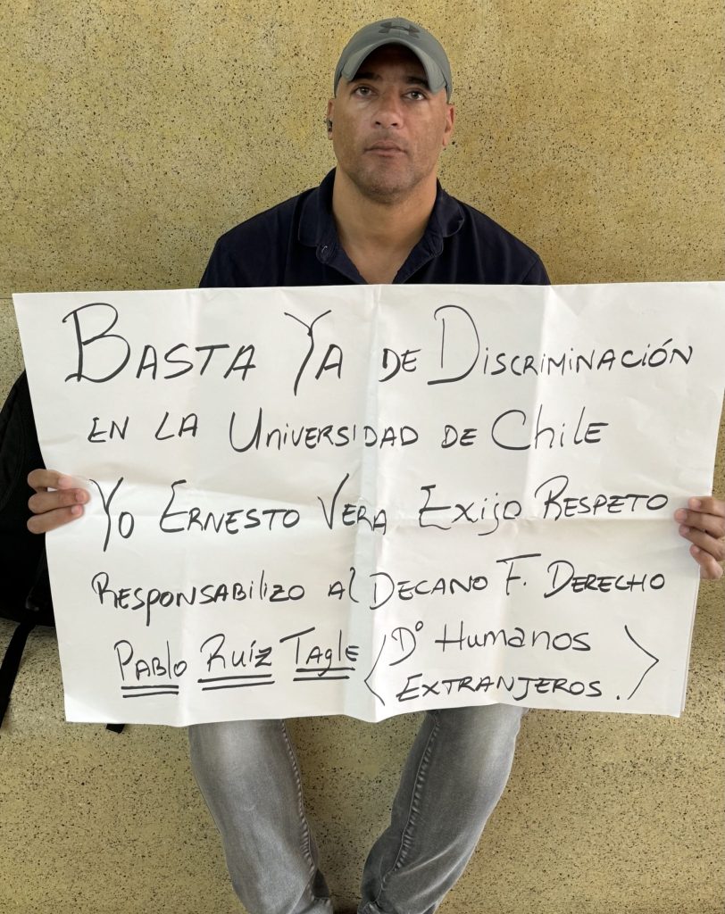 Universidad de Chile tolera las tomas pero no protestas de extranjeros